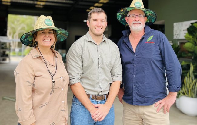 Our new fire ant program officer meets GIQ members.