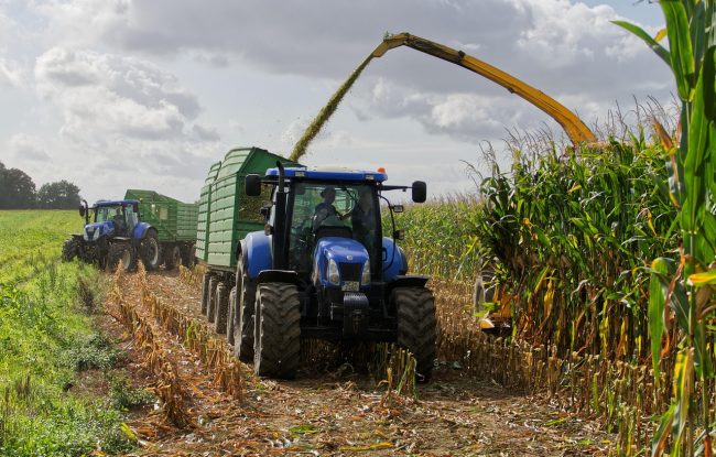 tractor-6704118_1280